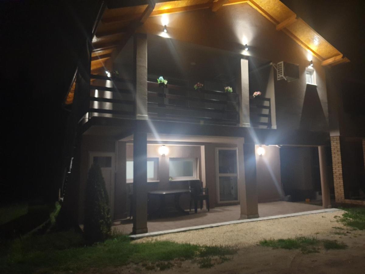 Vikendica Apartments Dunav Ms Celarevo Zewnętrze zdjęcie